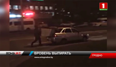 Необычный способ перевезти холодильник заметили горожане в Гродно Необычный способ перевезти холодильник заметили горожане в Гродно