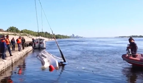 По факту трагедии на Волге возбудили уголовное дело По факту трагедии на Волге возбудили уголовное дело