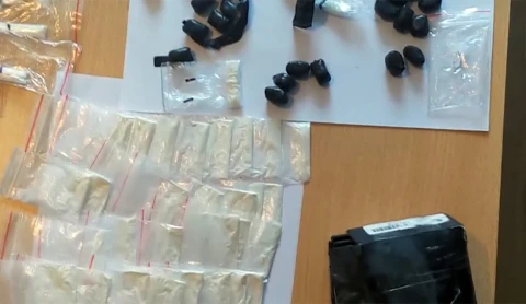 Сразу 2 закладчиков задержали бойцы наркоконтроля в Минске Сразу 2 закладчиков задержали бойцы наркоконтроля в Минске