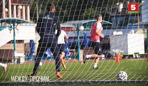 Между прочим | ФК "Рух" / Интервью с футболистами и старшим тренером. Между прочим | ФК "Рух" / Интервью с футболистами и старшим тренером.