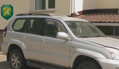 Гражданин Киргизии пытался провезти на территорию ЕАЭС автомобиль по поддельным документам Гражданин Киргизии пытался провезти на территорию ЕАЭС автомобиль по поддельным документам