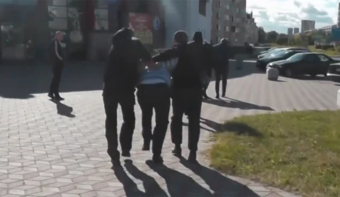 Гашиш и пистолет ТТ с двумя магазинами изъяты оперативниками ГУБОП Гашиш и пистолет ТТ с двумя магазинами изъяты оперативниками ГУБОП