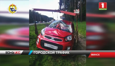 На внешнем кольце МКАД KIA вынесло в кювет На внешнем кольце МКАД KIA вынесло в кювет
