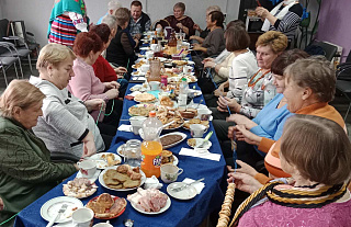 Тэрытарыяльны цэнтр зладзіў для сваіх наведвальнікаў пасядзелкі з прысмакамі 