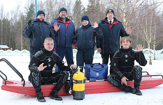 Как посвящают в водолазы, что видно под водой, какой сезон любимый, – рассказали работники Островецкой спасательной станции