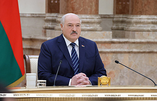 Александр Лукашенко советует живым словом бороться с фейками и дезинформацией