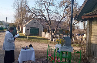 Крыж ля ўезда ў Кярняны зрабіў Іван Рубель