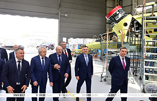 Лукашенко посетил Иркутский авиационный завод