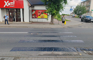 Внимание, пешеходы: на одну «зебру» меньше стало на улице Ленинской в Островце
