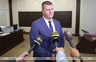 В Беларуси в 2025 году повысят зарплаты бюджетникам. Кому и когда?