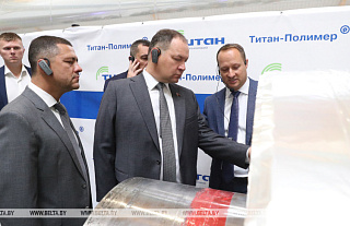Роман Головченко ознакомился с производством импортозамещающей продукции в Псковской области