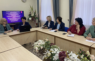 Педагогі астравецкай гімназіі №1 далучыліся да педагагічных чытанняў асацыяцыі школ Расіі і Беларусі
