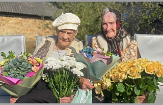 Самым пожилым близняшкам Беларуси исполнилось 99 лет