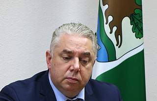 Андрей Янушко провёл в Островце «Прямую линию» и приём граждан