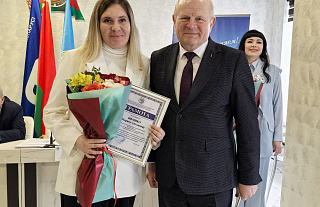 Прафсаюзны лідар КСУП “Гервяты” Марына Івашка атрымала грамату абкама прафсаюза работнікаў АПК