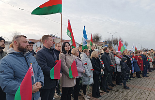 Митинг, посвящённый 108-й годовщине Октябрьской революции, прошёл в Островце