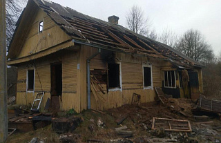 Нежилой дом горел в Островецком районе 21 декабря