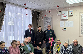 Активисты партии «Белая Русь» посетили круглосуточное отделение в Михалишках