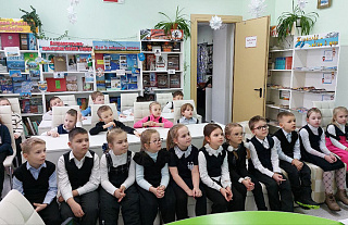 Как первоклассники книги ремонтировали
