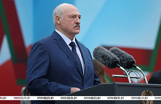 Выступление Александра Лукашенко 9 Мая на церемонии возложения венков и цветов к монументу Победы