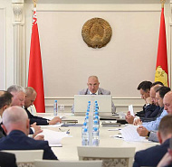 Под председательством губернатора в облисполкоме прошло заседание комиссии по противодействию коррупции