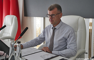 Экономический рывок и забота о людях -- эти и другие вопросы рассмотрели на сессии райсовета депутатов