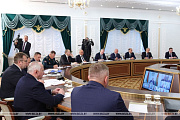 Александр Лукашенко задал планку для уборочной: со следующей недели - не меньше 6% в день