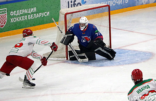 Сборная Беларуси U18 разгромила «Зубров» и вышла в четвертьфинал Кубка Цыплакова.