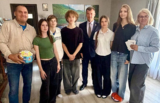 С заботой о будущем: Островецкое районное отделение Белорусской партии «Белая Русь» присоединилась к акции «Соберем детей в школу»