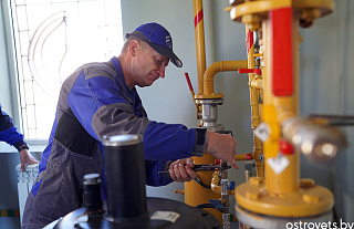 Островецкий РИК и Совет депутатов поздравили с Днём работников нефтяной, газовой и топливной промышленности