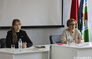Встреча с населением в Островце: о прогулах, охране труда и телефонных мошенниках