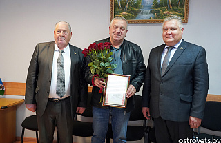 Эдуард Садовский награждён за лучшие результаты в производстве молока