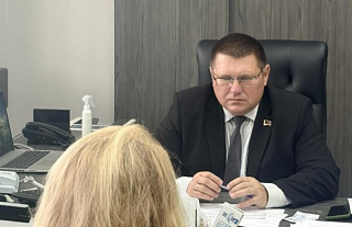 Павел Ошурик провёл приём граждан и юридических лиц