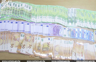 Литовец пытался незаконно провезти через границу 25 тыс. евро