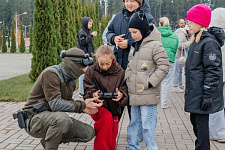 Увидеть своими глазами: работники БелАЭС и их дети познакомились с боевой подготовкой защитников станции