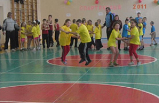 У Варнянскай школе прайшлі фінальныя спаборніцтвы па рухомых гульнях 