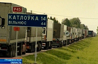 Фуры прыпыніліся на Астравеччыне