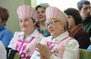 Як у тэрытарыяльным цэнтры віншавалі жанчын (+відэа)