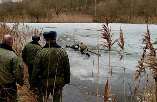 Наш земляк Владимир Двоежонов спас в Слониме провалившегося под лед человека (+видео)
