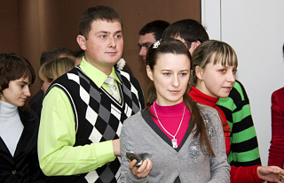 Пазнаёміцца, пасябраваць, атрымаць інфармацыю –
