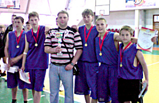 Стритболисты с Островетчины стали чемпионами области