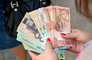 Четверть работников в Беларуси получают зарплату Br1 тыс. и выше - Белстат