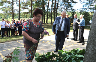 Республиканская акция памяти «Во славу общей Победы!» прошла у братской могилы в агрогородке Кемелишки