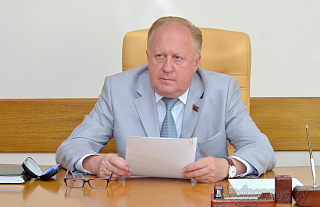 За помощью и поддержкой обращаются люди к представителям власти