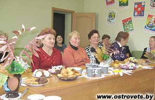 Целуйте мамам руки