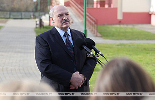Лукашенко о жилищном вопросе: людям надо дать зарплату и возможность построить квартиры