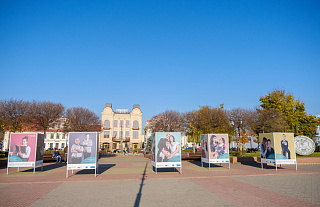 В Гродно открылась фотовыставка о детях с инвалидностью в школе