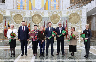 В гостях у Президента. Лукашенко вручил награды Роме Когодовскому и спасшим его медикам