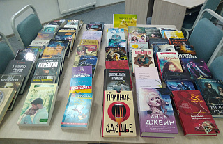 Новыя кнігі чакаюць астраўчан у бібліятэцы