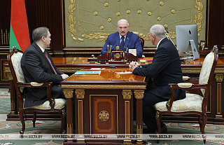 Лукашенко о взаимодействии с ЕС по беженцам: контактные лица на контакт даже не выходят